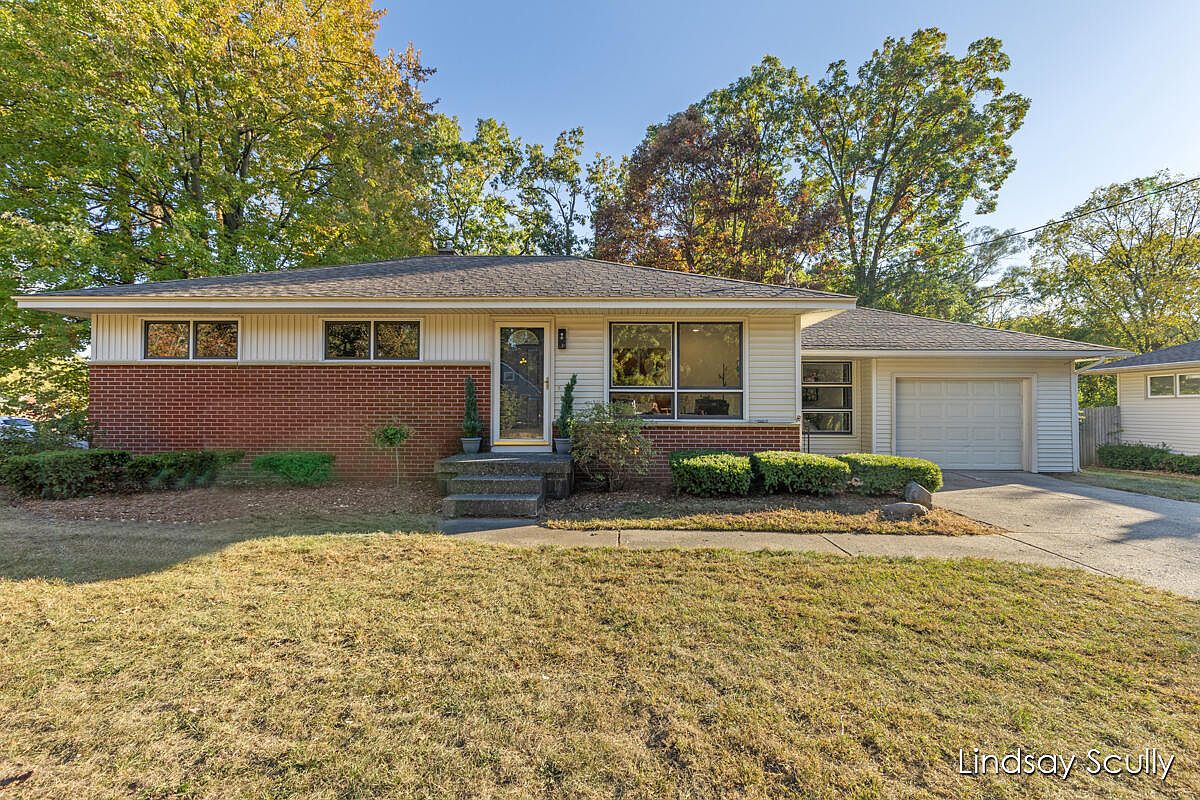 1054 Four Mile Rd NE, Grand Rapids, MI 49525 | Zillow