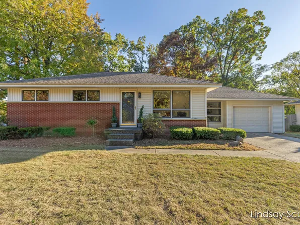 1054 Four Mile Rd NE, Grand Rapids, MI 49525