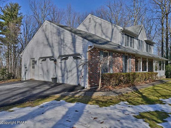 4th image of 1206 Woodstock Dr