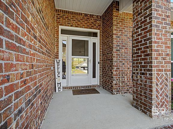 5th image of 22849 Ridgewood Dr