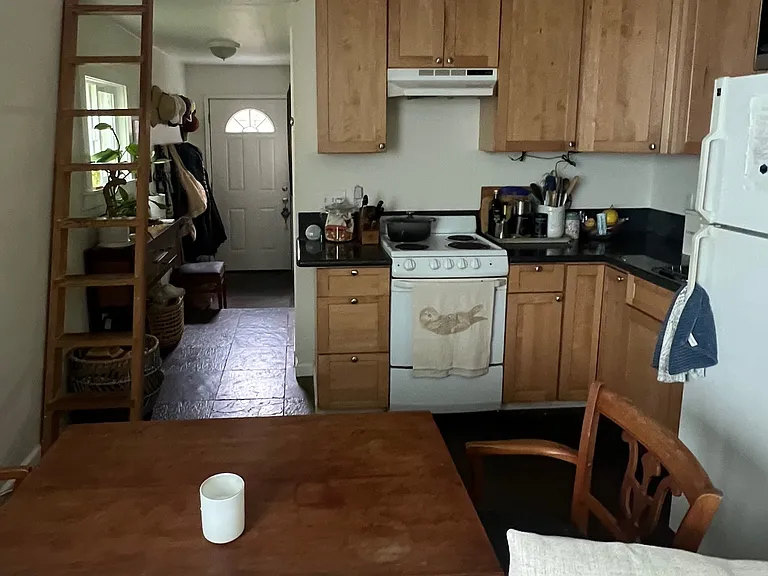 450 Alta Loma Ln — Photo 4