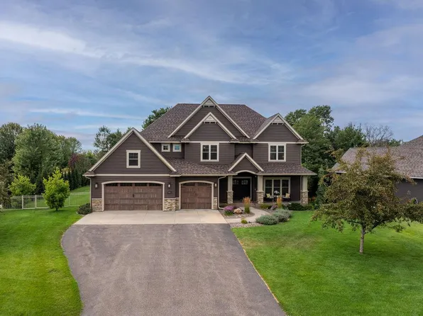 4766 S Oakwood Hills Pkwy, Eau Claire, WI 54701