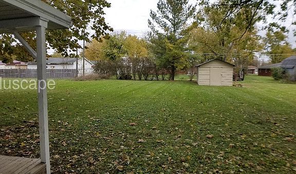 3rd image of 1236 E Hazelwood South Dr