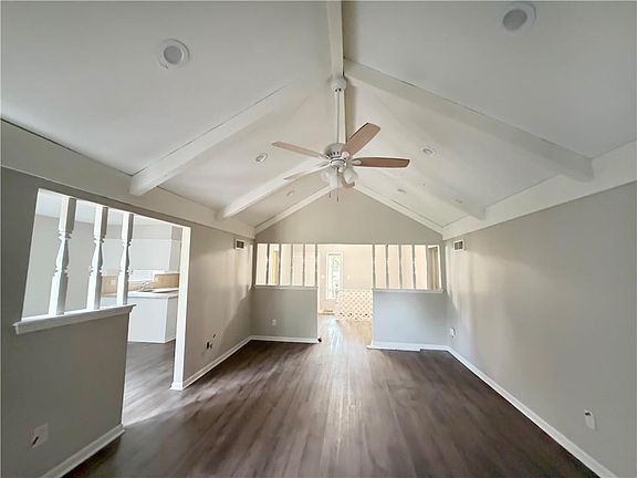 4th image of 201 SE Princeton Pl