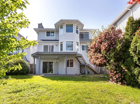 1252 Gateway Pl, Pt Coquitlam, BC V3C 5X4