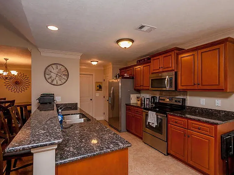 1004 Barrett Dr — Photo 9