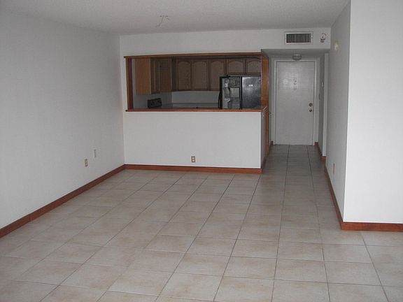 3rd image of 20860 San Simeon Way APT 303