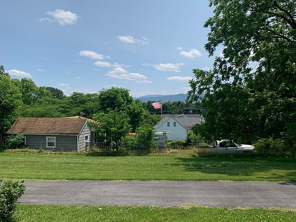 5th image of 760 Craig Ave