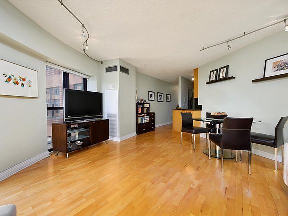 5th image of 350 W Belden Ave APT 408