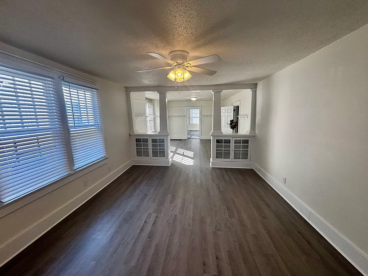 Building Photo - 6222 S Tonti St