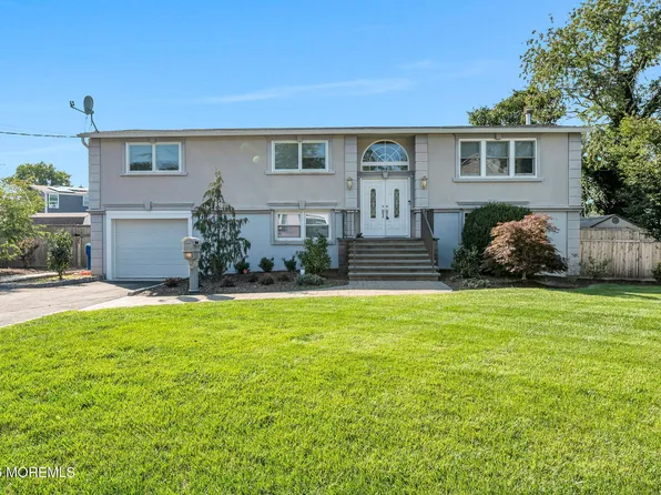 38 Illinois Avenue, Middletown, NJ 07748