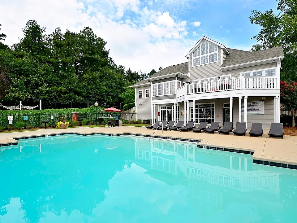 River Club Apartments