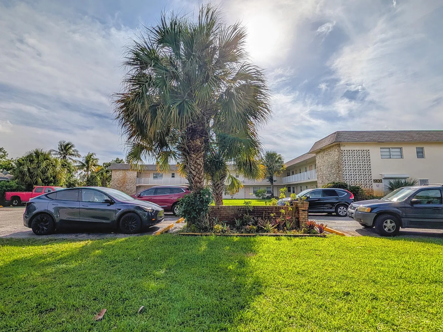 1 bed, 1.0 bath, 573 sqft, $1,545 — Photo 1