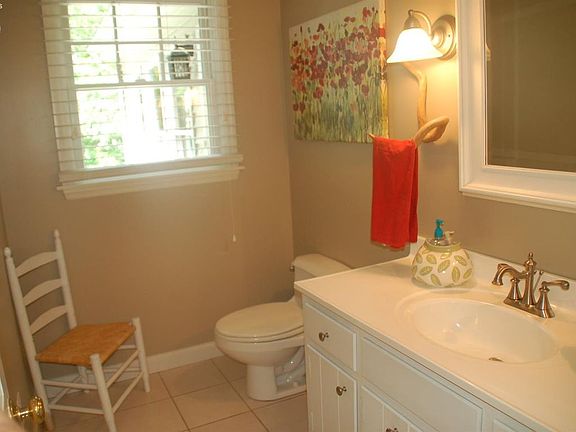 4th image of 1007 Dockway Dr