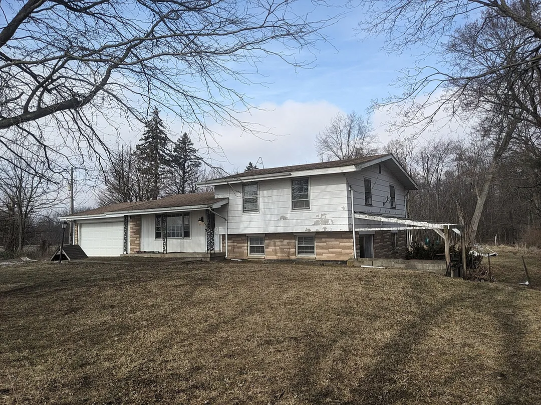 12274 E 400 S photo 1