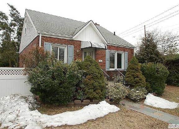 2nd image of 784 Bryant Ave