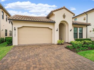 11785 S Waterway Cir, Pompano Beach, FL 33076