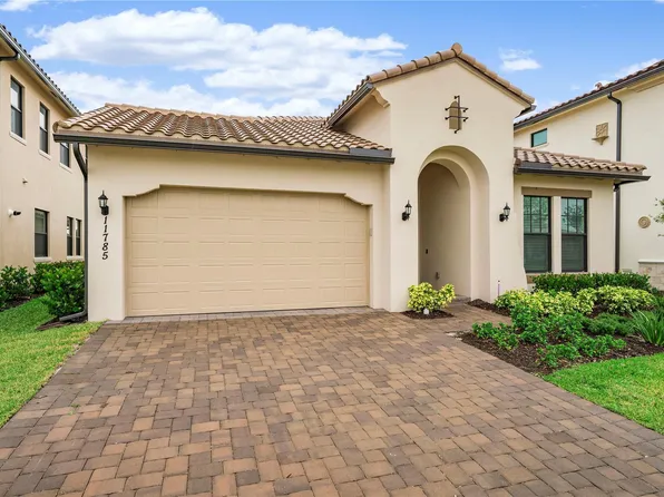 11785 S Waterway Cir, Pompano Beach, FL 33076