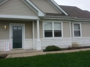 2558 Oak Park Ct, Crest Hill, IL 60403