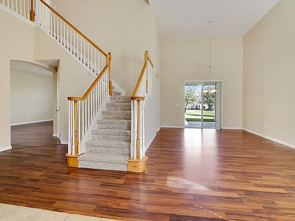 4th image of 12909 Entrada Dr