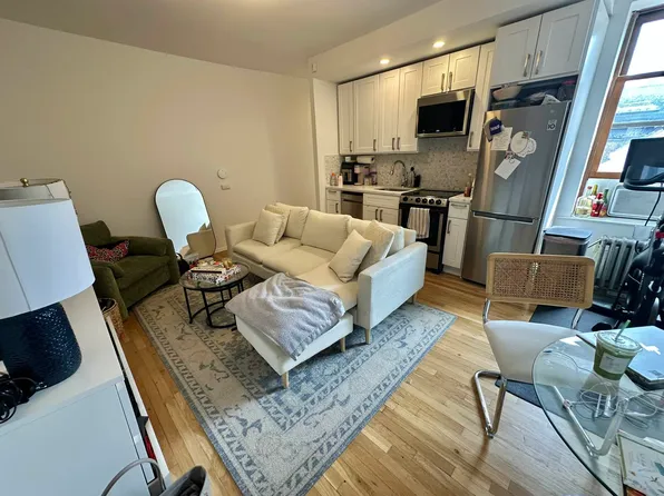 172 Prince St APT 5E, New York, NY 10012