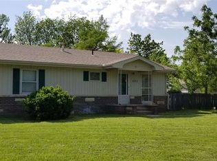 1127 Harris Rd, Winfield, KS 67156