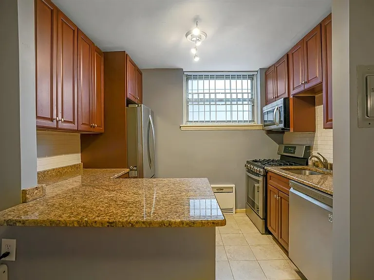 8550 Boulevard East #1G — Photo 1