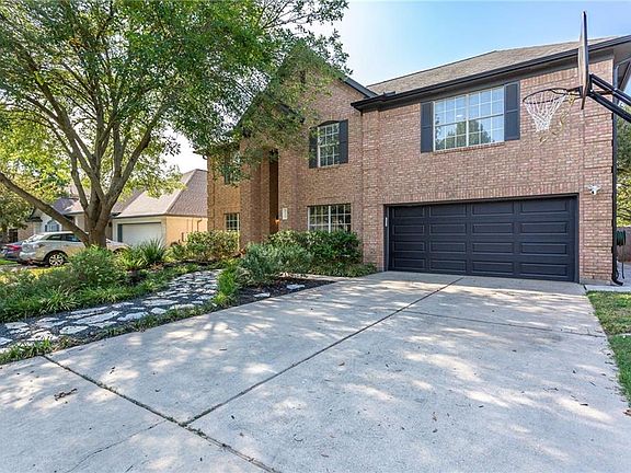 2nd image of 4117 Moss Hollow Dr
