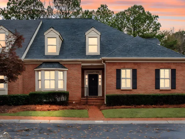 6211 Forest Hills Dr, Peachtree Corners, GA 30092