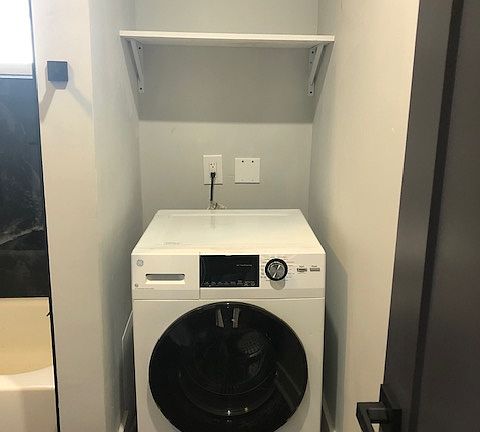 3rd image of 3450 N Hope St #1