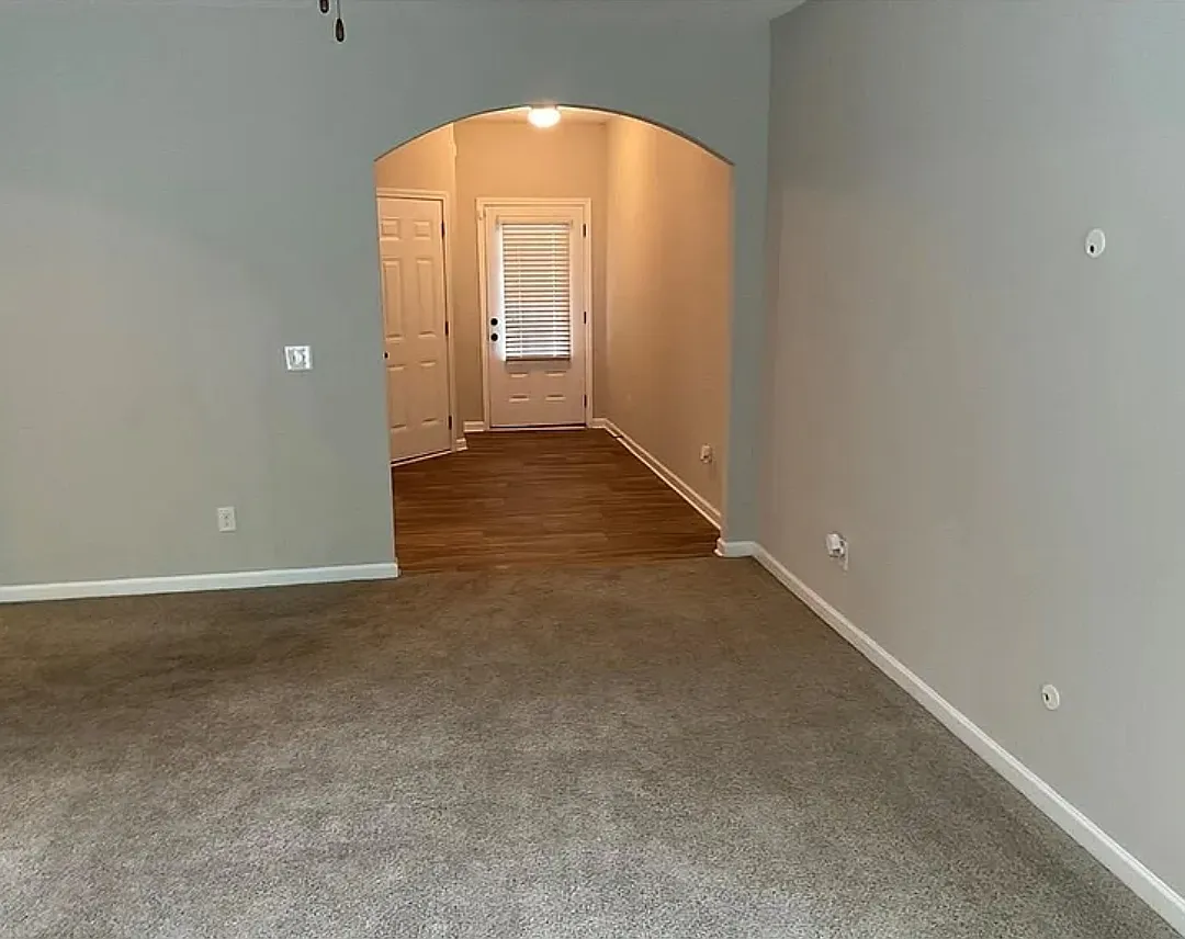 5020 Pioneer Pkwy — Photo 2