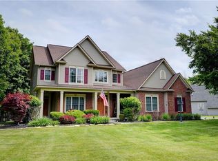 246 Gallant Fox Ln, Webster, NY 14580