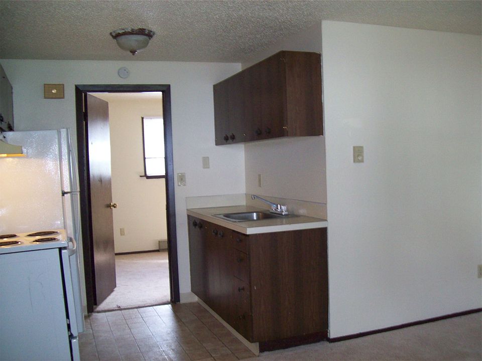 2nd image of 1210 30th St SE