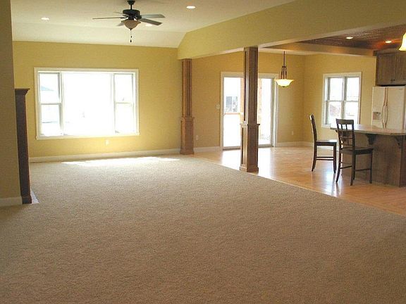 3rd image of 5526 Pinehurst Dr