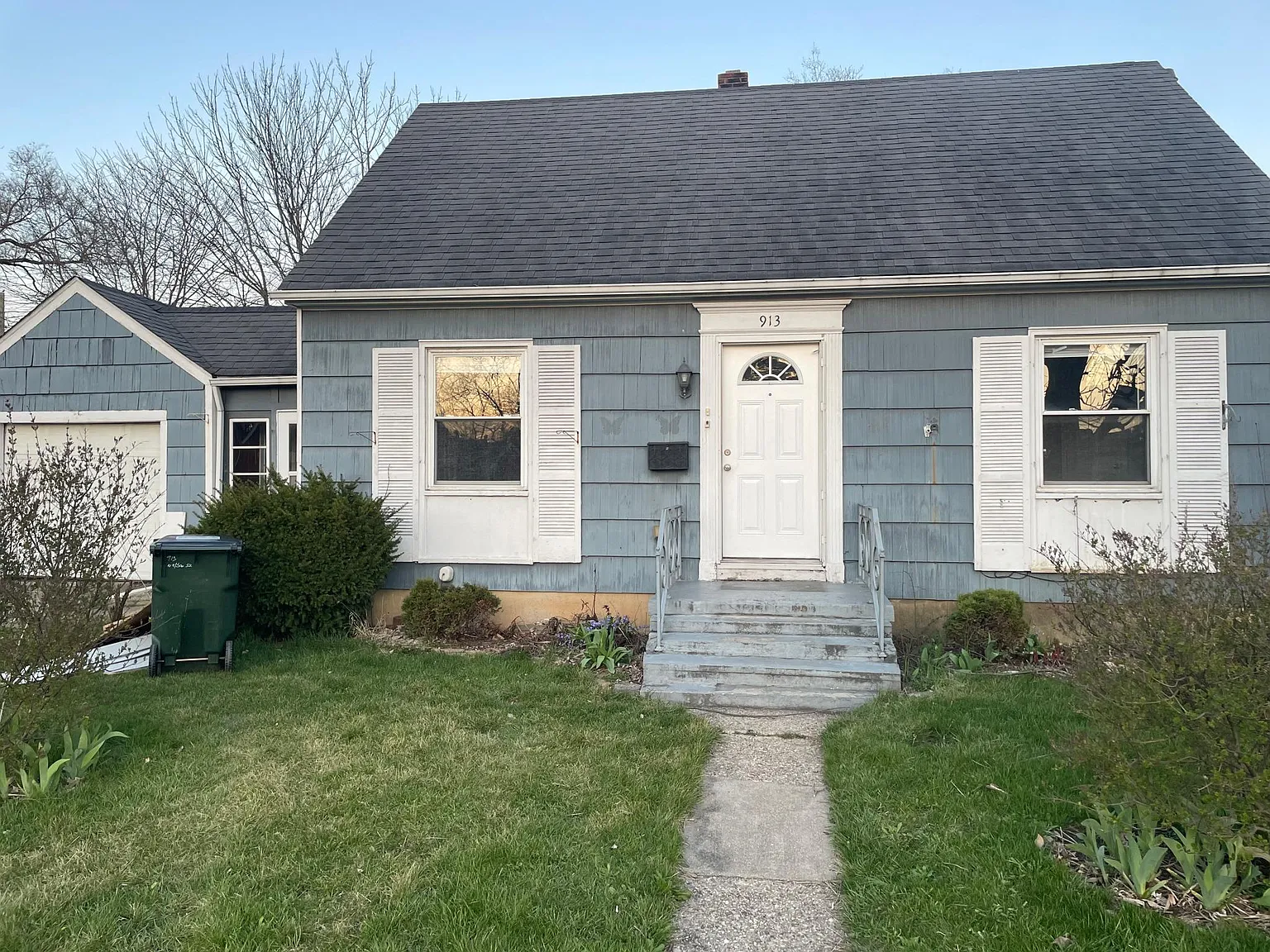 3 bed, 1008 sqft, $1,650 — Photo 1