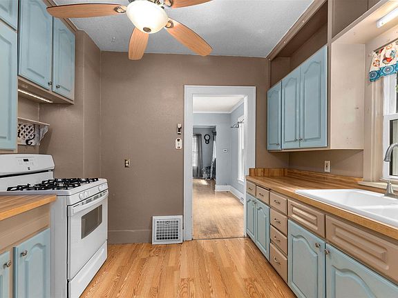 5th image of 737 Evans St