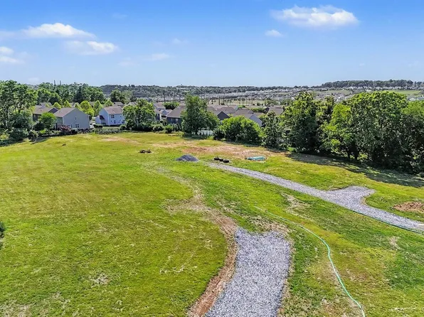 3240 Lisburn Rd #3, Mechanicsburg, PA 17055