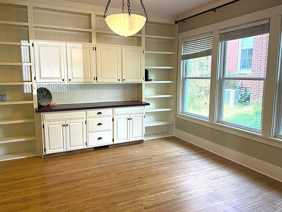 5th image of 272 E Union St
