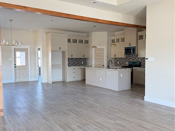 4th image of 2418 Reyhans Way