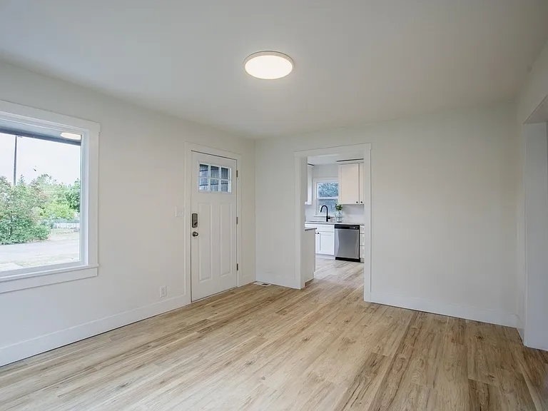 6822 E 7th Ave — Photo 3
