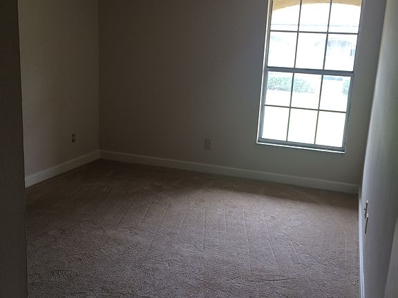 5th image of 207 Diamond Cv APT 111