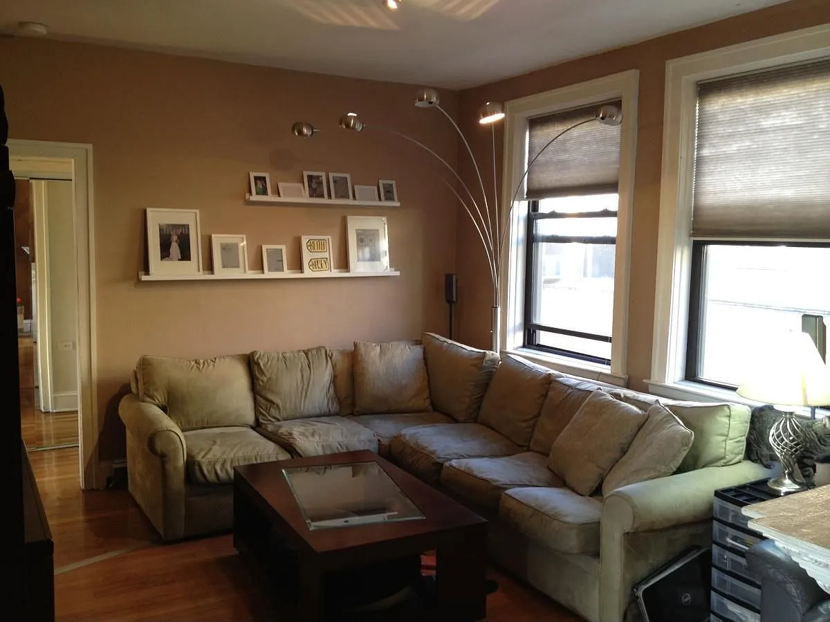 640 W Waveland Ave APT 4D photo 1