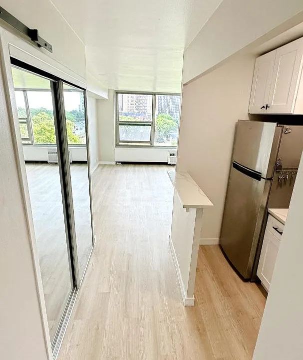 3600 N Lake Shore Dr #516