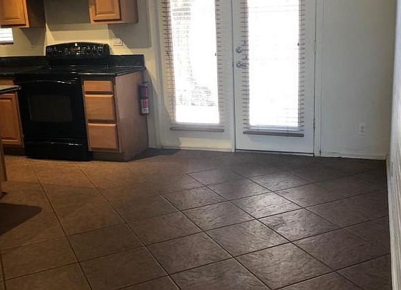 2nd image of 903 N Desert Ave