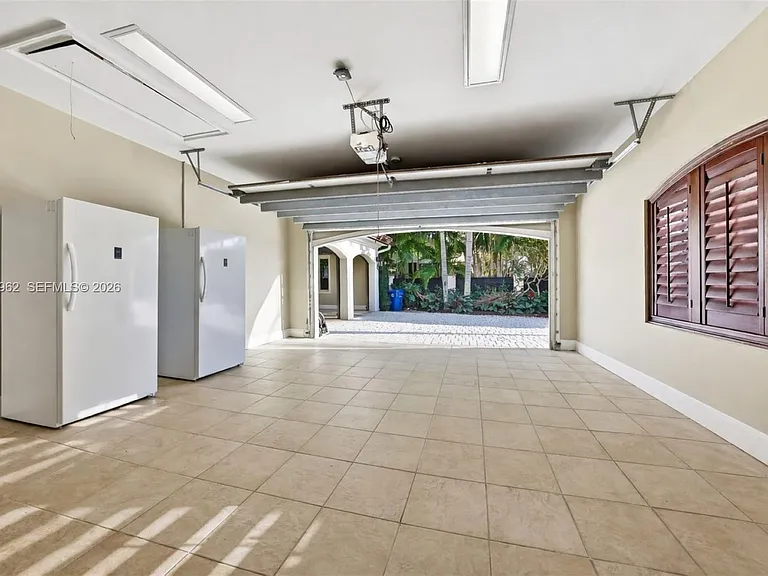 628 Coral Way — Photo 46