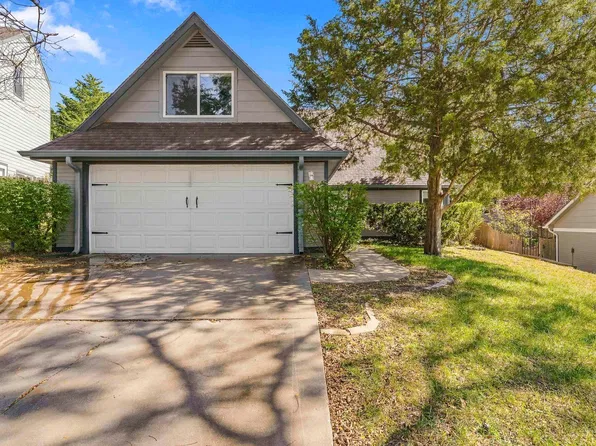1821 Concord Ln, Manhattan, KS 66503
