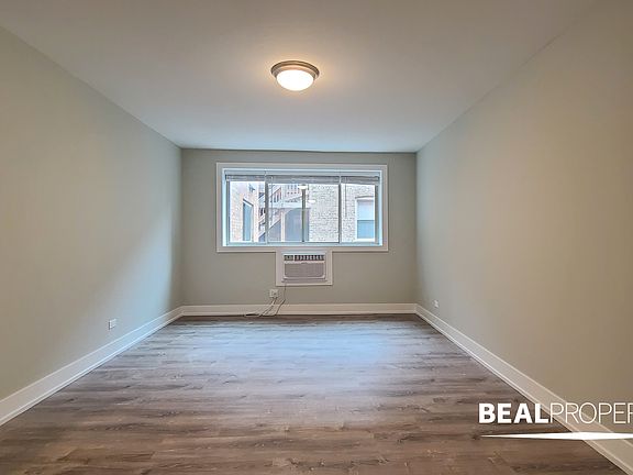 5th image of 530 W Surf St APT 417