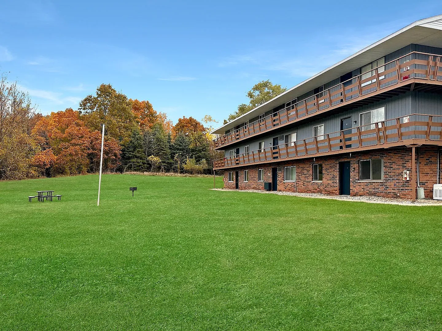 Lakewood Apartments — Photo 4