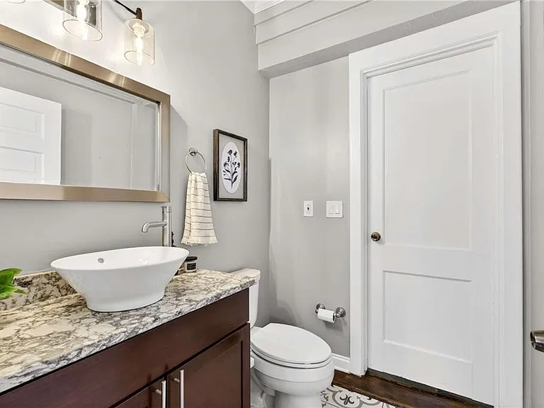 217 Westminster Dr NE — Photo 40