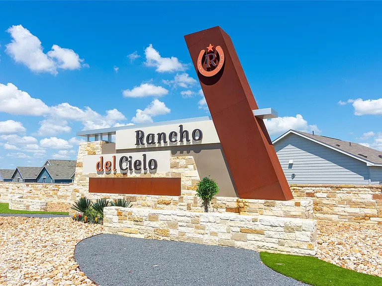 548 Rancho Del Cielo Loop — Photo 31
